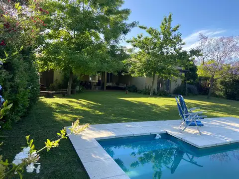 Casa en Alquiler Temporal con 2 cocheras