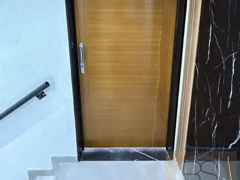 Depto Tipo Casa en Venta en Ramos Mejia Sur, USD 85.000