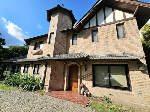 Casa 4 ambientes con 3 baños