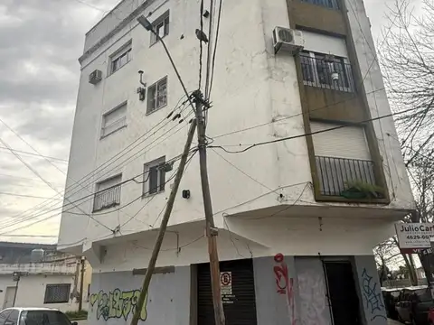 Departamento al frente 3 ambientes en Castelar Norte