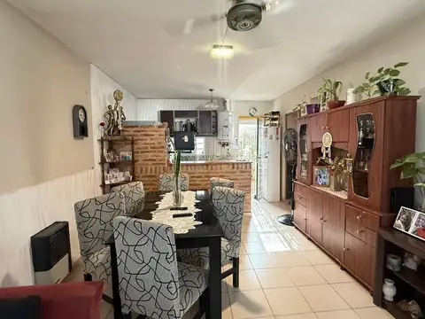 VENTA / 2 DORMITORIOS / COCHERA / GAS NATURAL