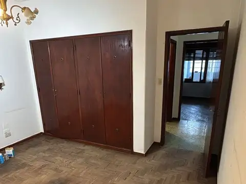 Casa en Alquiler con 1 cochera