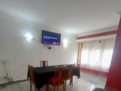 Casa  2 ambientes con cochera y patio en San Cayetano