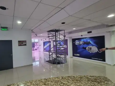 Oficina en Venta con 6 cocheras