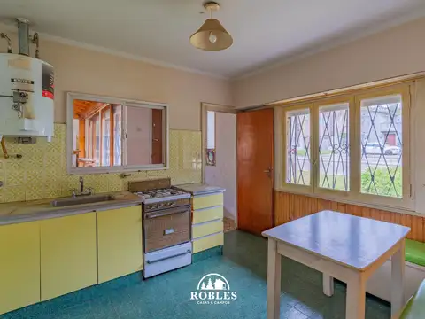 Casa 5 ambientes con 3 baños