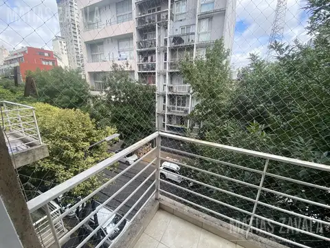 Magnifico, amplio y cómodo MONOAMBIENTE - a mts de Avenidas - Excelente Zona