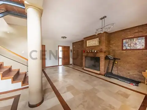 VENTA CASA 3 DORMITORIOS PATIO QUINCHO PILETA EN FISHERTON