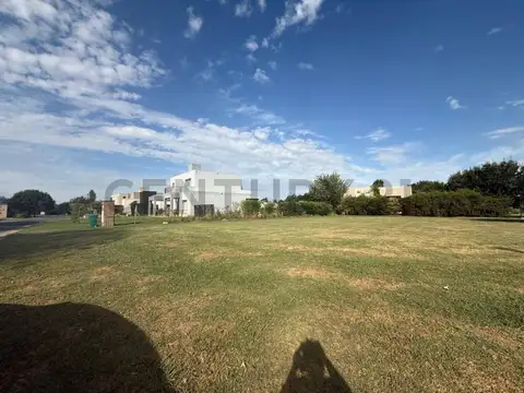 Terreno en Venta de 921,0 m2