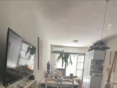 Apto Crédito , Escritura inmediata- Excelente Ambiente divisible- Luz/Sol- piso alto- A metros de Plaza Las Heras- Apto Profesional-Baulera Individual