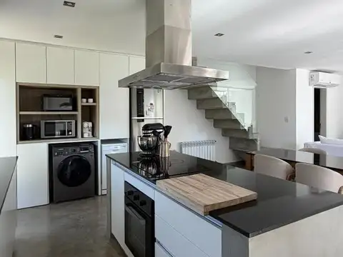 Casa 5 ambientes con 2 baños