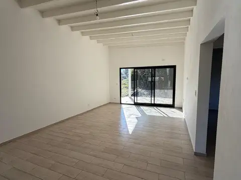 Casa 3 ambientes con 1 baño