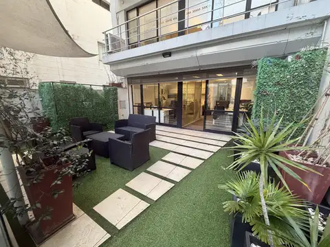 Amplia oficina en alquiler con PATIO en Recoleta