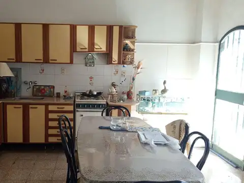 Depto Tipo Casa en Venta en Abasto, USD 99.000