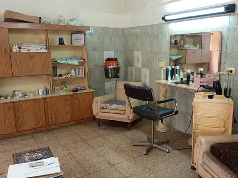 EN VENTA - CASA DE PASILLO A RECICLAR - BARRIO ABASTO