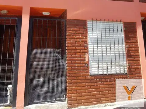 Irigoyen e/ Mendoza y San Juan