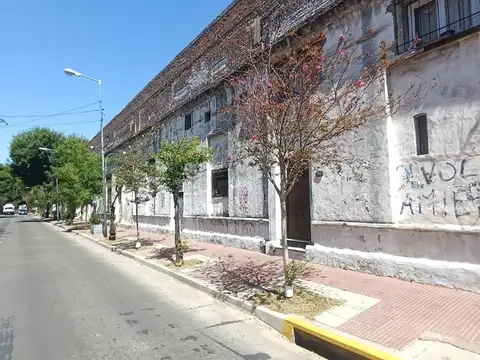 Av. del Libertador 100