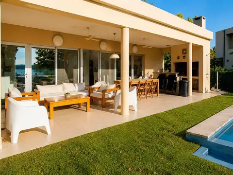 Casa en Alquiler Temporal en El Cazal, USD 1.450
