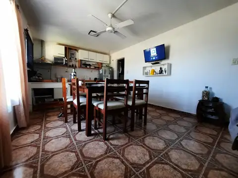 Casa 2 ambientes con 1 baño