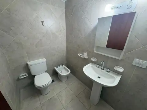 Departamento céntrico de 1 dormitorio con cochera.