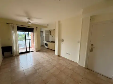 Departamento céntrico de 1 dormitorio con cochera.