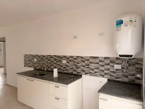 Casa 3 ambientes con 1 baño