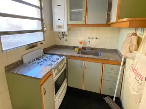 Excelente monoambiente luminoso, cocina independiente Baño