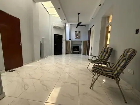 Depto Tipo Casa en Alquiler de 4 ambientes