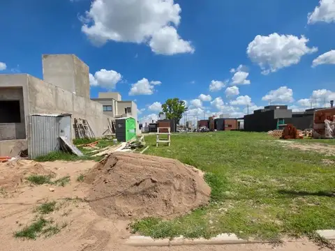 Terreno en Venta en Barrio Rincones de Manantiales, USD 56.500