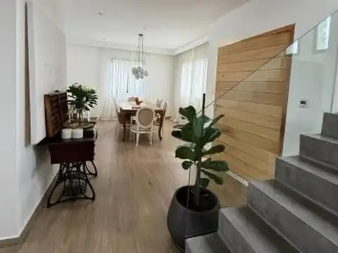 Casa en Venta en Pilar del Este - Santa Lucia, USD 320.000