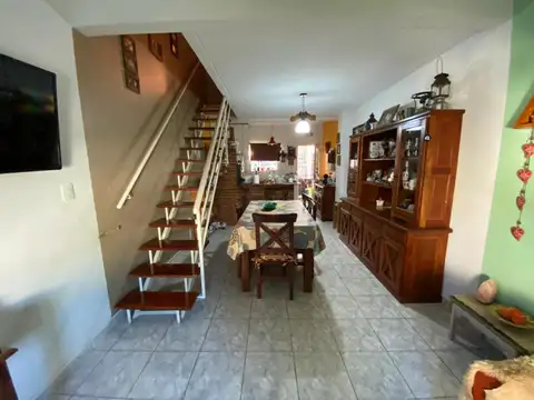Depto Tipo Casa en Venta con 1 cocheras