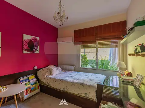 VENTA CASA PUNTA GORDA 4 DORMITORIOS + SERVICIO