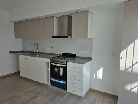 Duplex 4 ambientes, impecable .Excelente ubicación