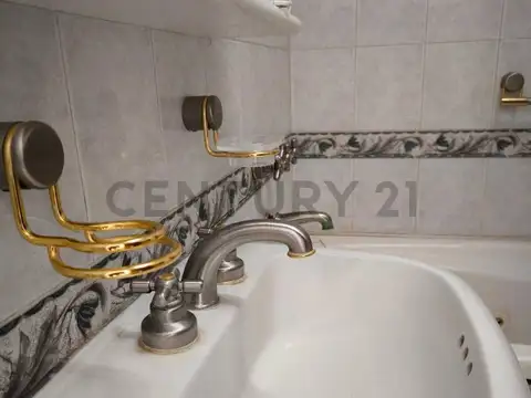 41 e/ 11 y diagonal 77 700, Piso 0