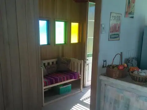 Linda y luminosa casa sobre calle Los Cipreses