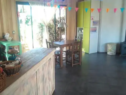 Casa en lindo entorno sobre calle Los Cipreses