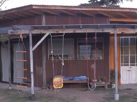 Casa en lindo entorno sobre calle Los Cipreses