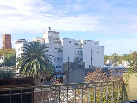 PISO A METROS ALVEAR ENTRE AV SANTA FE Y ESTACICION MARTINEZ