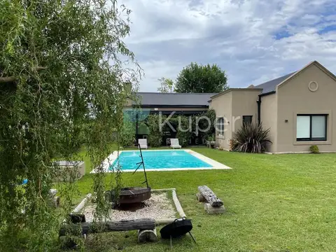 Venta Casa 4 ambientes en Los Jazmines, Pilar del Este, Pilar