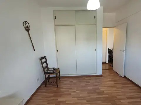 VILLA BALLESTR CENTRO: DEPTO 2 AMB C/ BALCON. APTO PROFESION