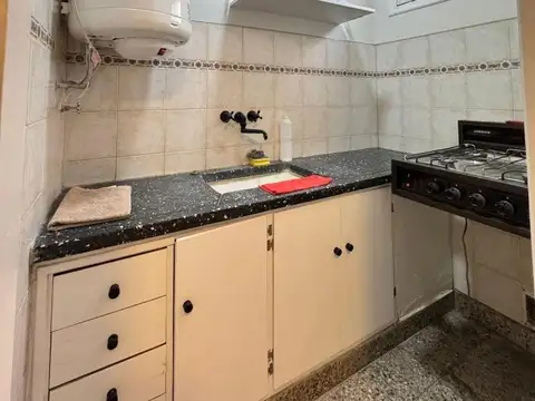 Falucho 2000, Piso 1