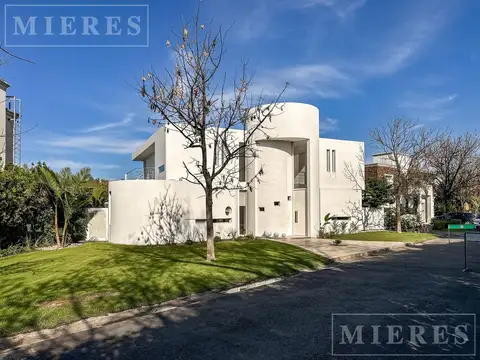 Casa en Venta en en barrio Los Ombúes