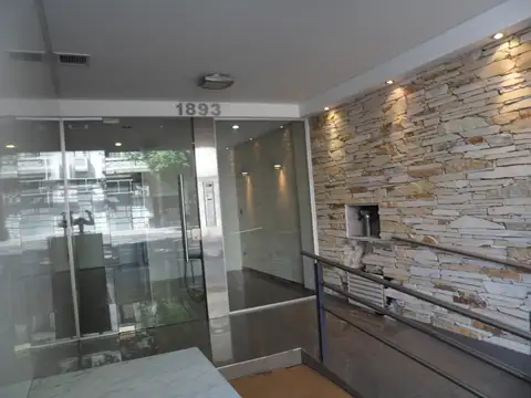 Departamento 2 ambiente- Bcon. al Frente- Muy Luminoso.-
