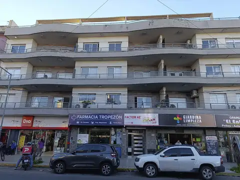 Av. 1° de Mayo  al 6000