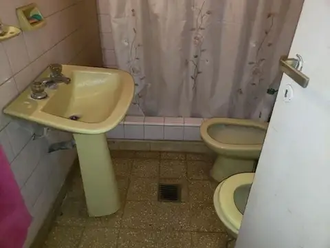 Joaquin V. Gonzalez 1500