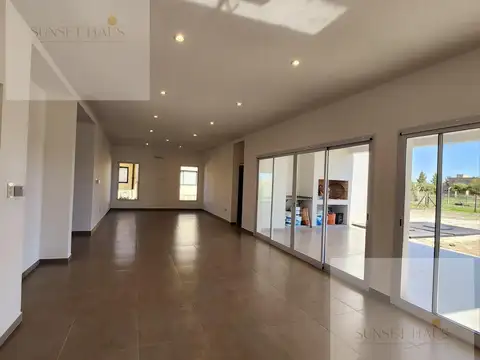 ALQUILER CASA SAN SEBASTIAN  AREA 8 A ESTRENAR