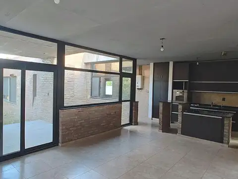Casa en Alquiler en Punta Chacra, $ 750.000