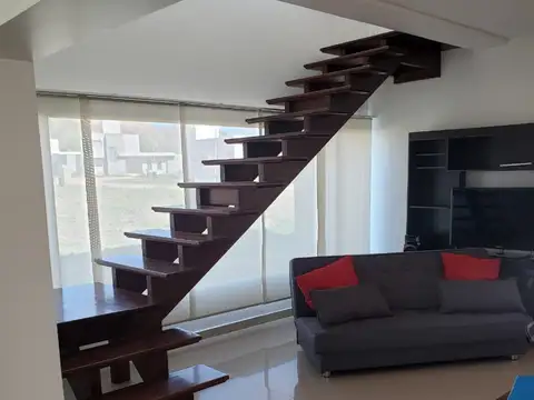 Exclusiva casa con pileta - Barrio La Pancha 2