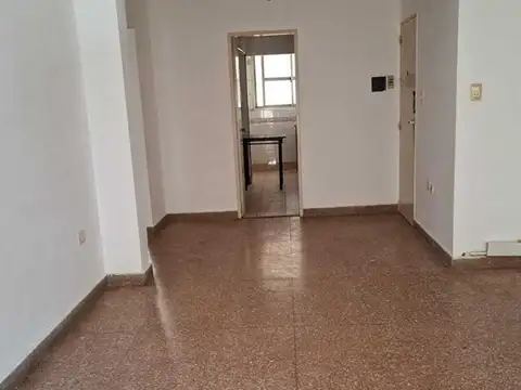 8 ESQ 48 700