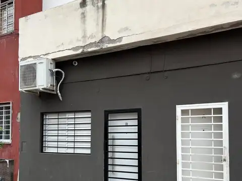 OPORTUNIDAD! DPTO CON SALIDA DIRECTA A LAVALLE