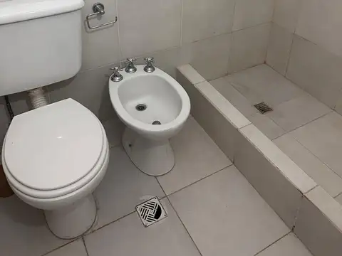 OPORTUNIDAD! DPTO CON SALIDA DIRECTA A LAVALLE